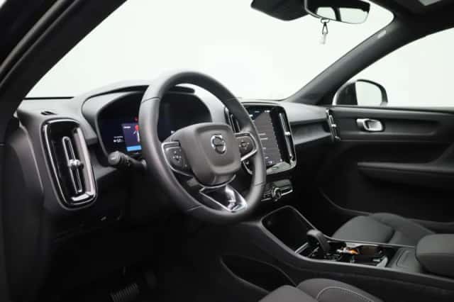 Volvo XC40 (2022) thumbnail 25