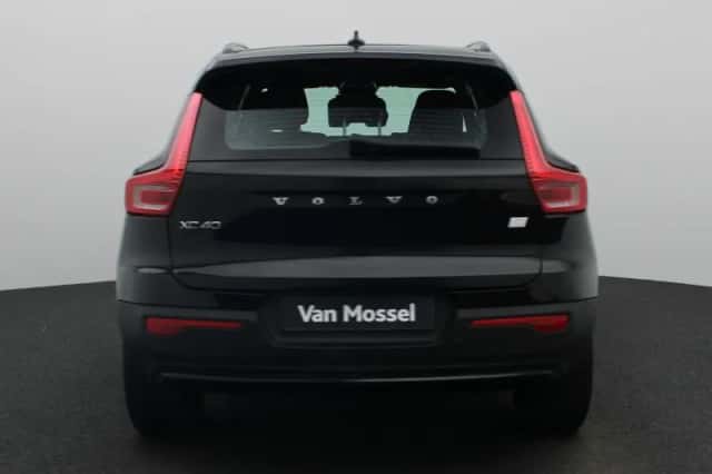 Volvo XC40 (2022) thumbnail 5