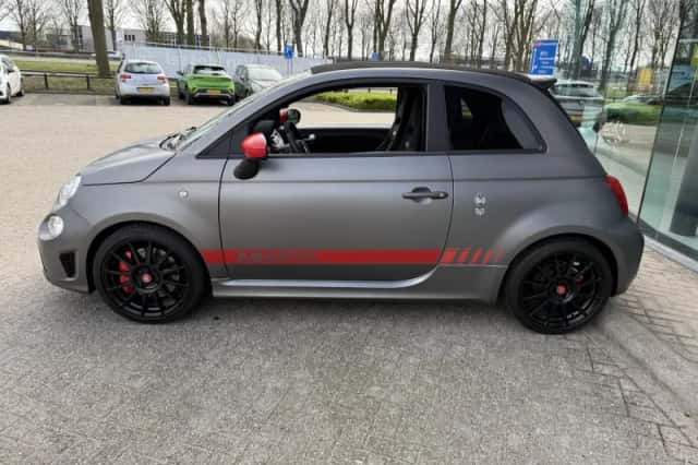Fiat 500 (2019) thumbnail 2