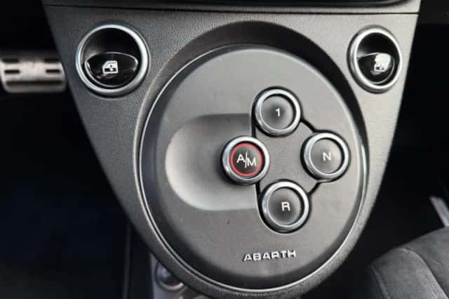Fiat 500 (2019) thumbnail 23