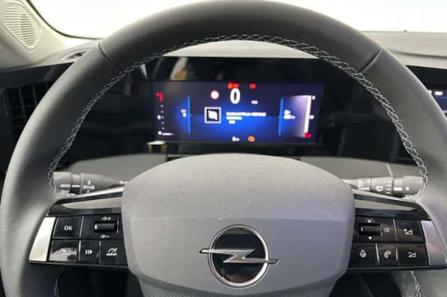 Opel Astra (2023) thumbnail 18