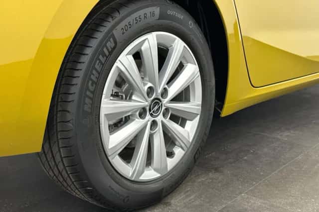Opel Astra (2023) thumbnail 19