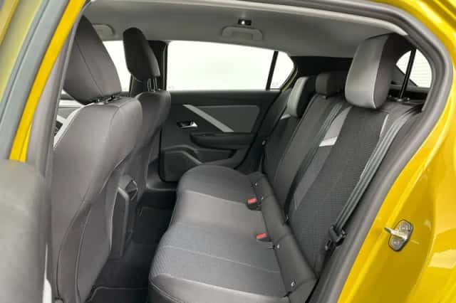 Opel Astra (2023) thumbnail 10