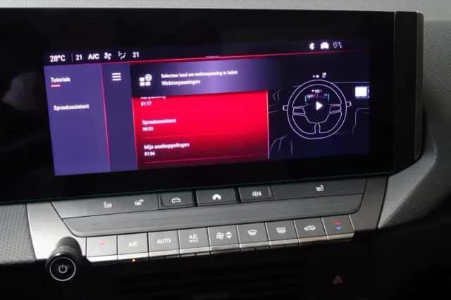 Opel Astra (2023) thumbnail 10