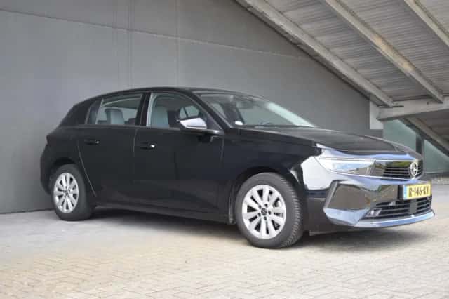 Opel Astra (2022) thumbnail 3