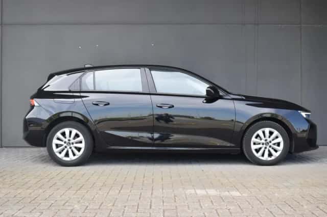 Opel Astra (2022) thumbnail 4