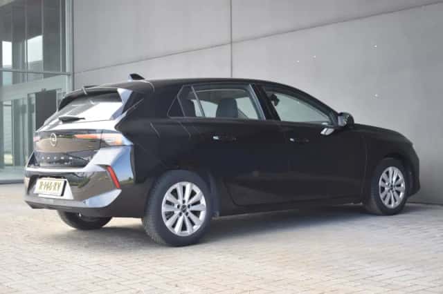 Opel Astra (2022) thumbnail 5
