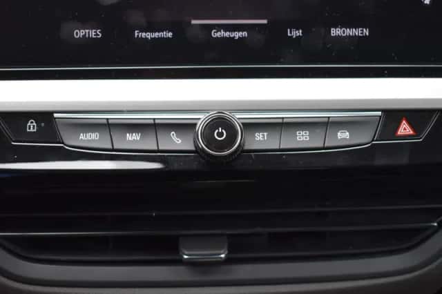 Opel Grandland (2022) thumbnail 16