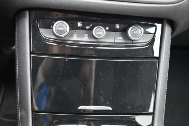 Opel Grandland (2022) thumbnail 18