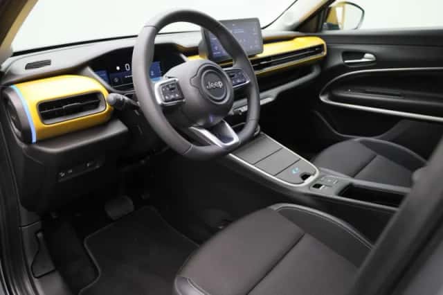 Jeep Avenger (2023) thumbnail 16