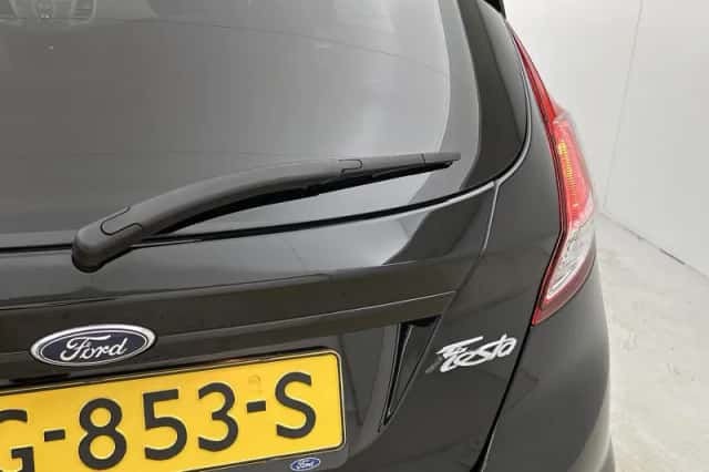 Ford Fiesta (2017) thumbnail 21