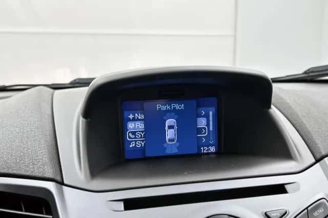 Ford Fiesta (2017) thumbnail 9