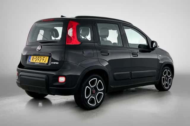 Fiat Panda (2022) thumbnail 4