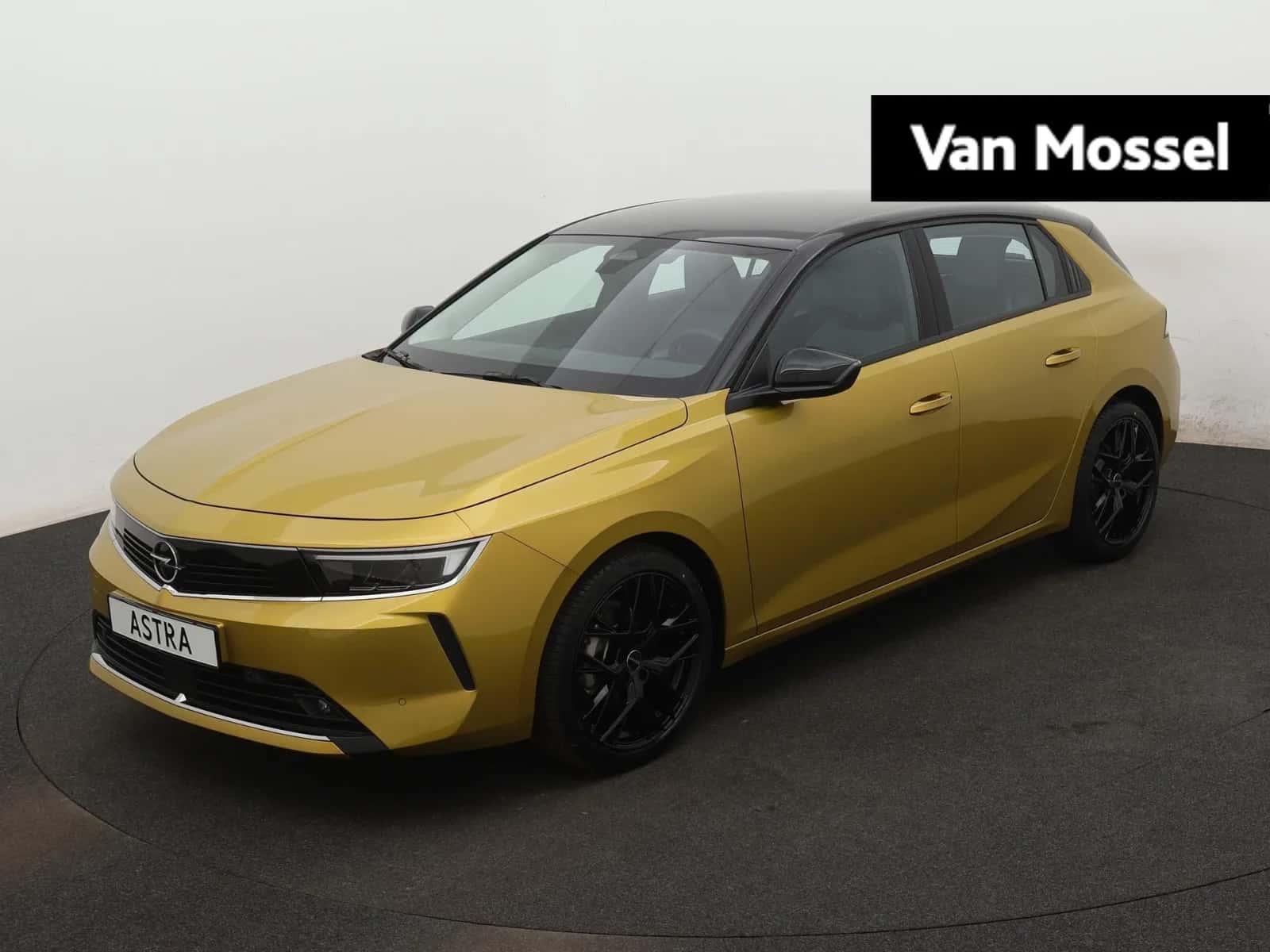Opel Astra (2023) — foto 1