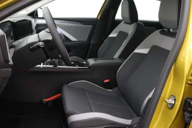 Opel Astra (2023) thumbnail 4