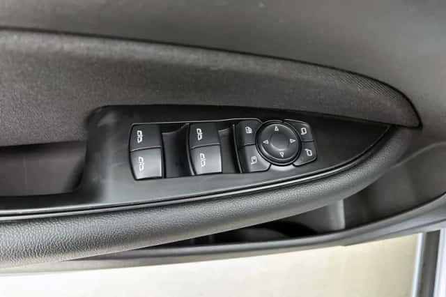 Opel Insignia (2017) thumbnail 33