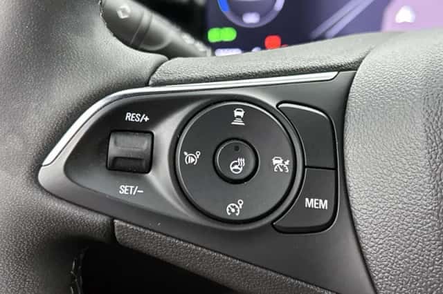 Opel Mokka-e (2024) thumbnail 6