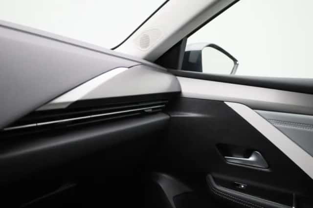 Opel Astra (2023) thumbnail 23