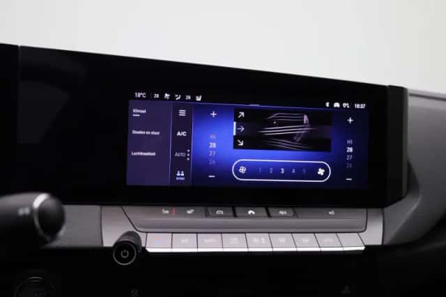 Opel Astra (2023) thumbnail 24