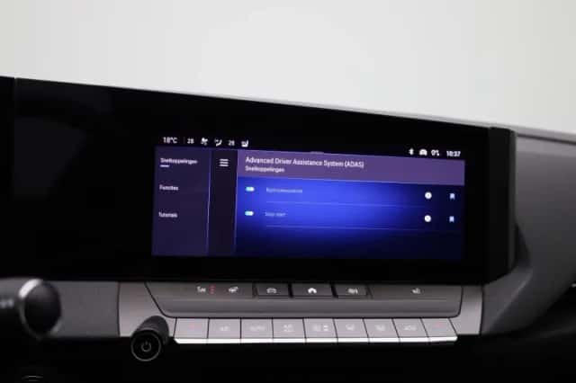 Opel Astra (2023) thumbnail 25