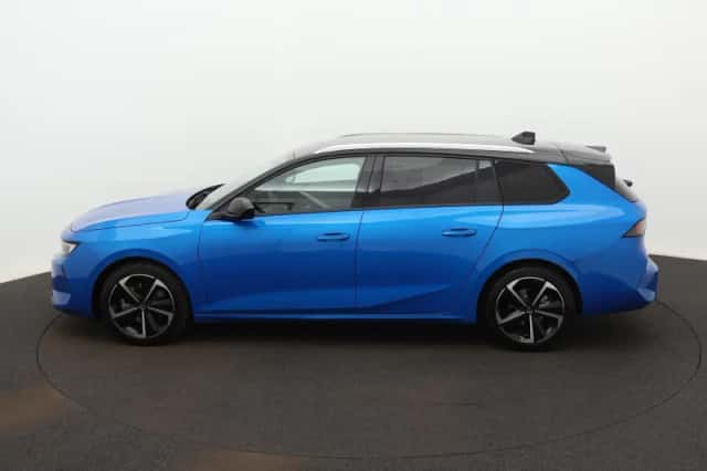 Opel Astra (2023) thumbnail 2