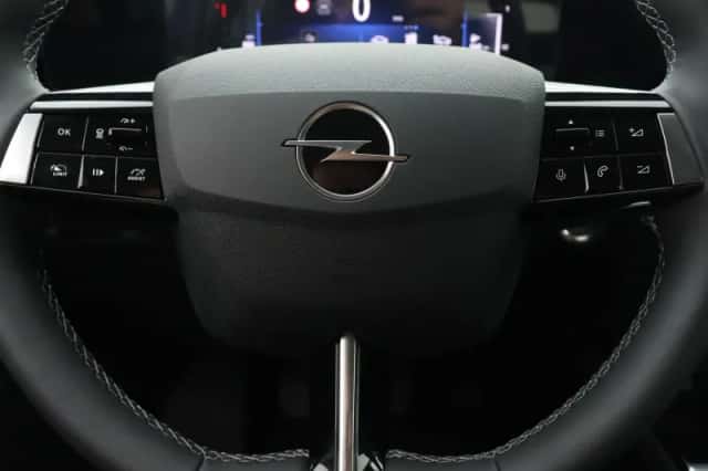 Opel Astra (2023) thumbnail 16