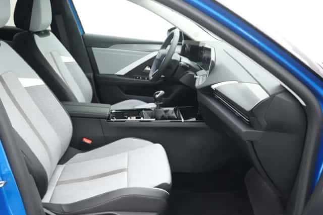 Opel Astra (2023) thumbnail 5