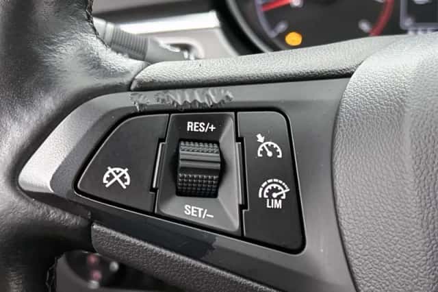 Opel Corsa (2016) thumbnail 6