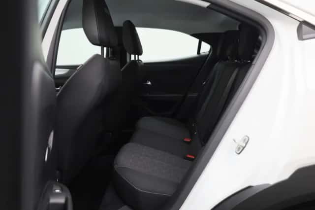 Opel Mokka-e (2023) thumbnail 12