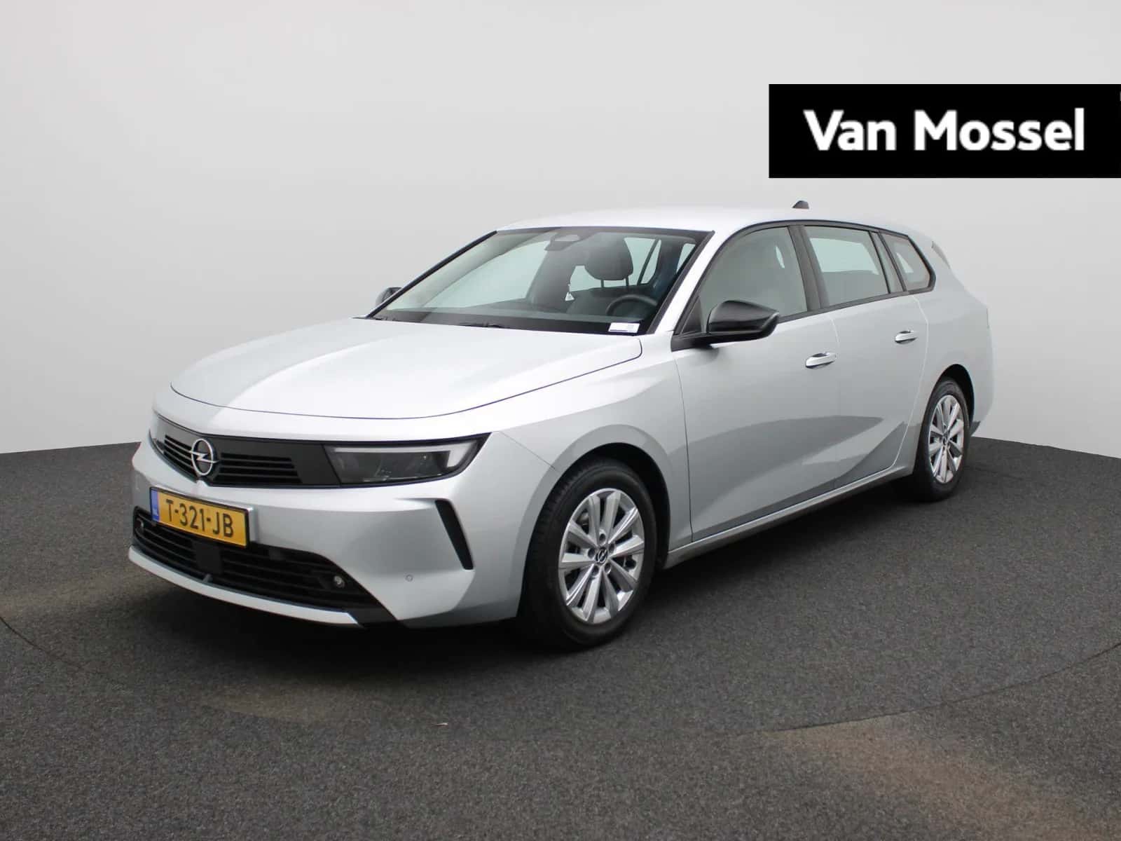 Opel Astra (2023) — foto 1