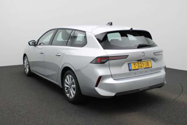 Opel Astra (2023) thumbnail 2