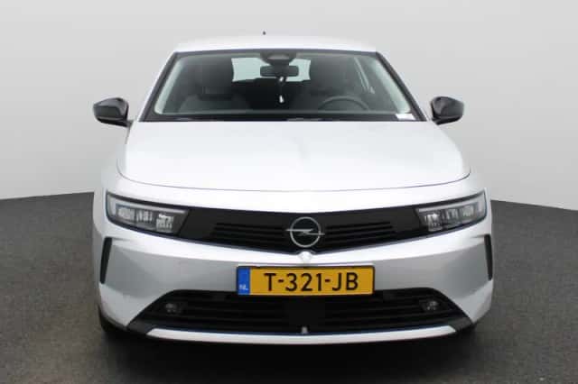 Opel Astra (2023) thumbnail 3