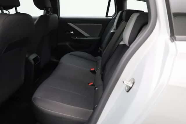 Opel Astra (2023) thumbnail 9