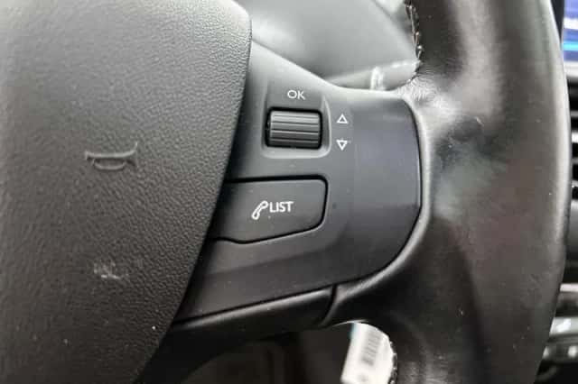 Peugeot 208 (2019) thumbnail 6