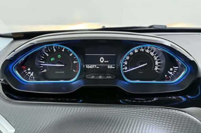 Peugeot 2008 (2018) thumbnail 24