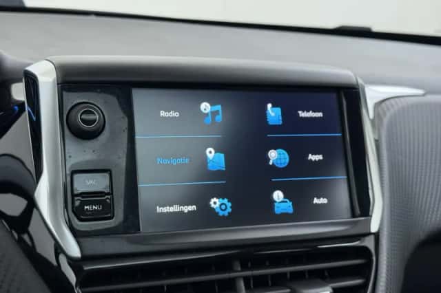 Peugeot 2008 (2018) thumbnail 26