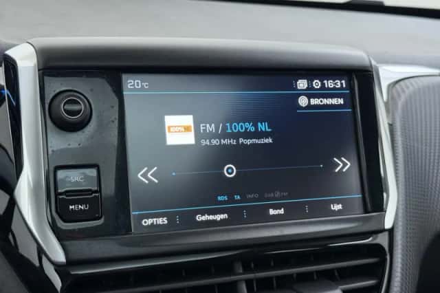 Peugeot 2008 (2018) thumbnail 27