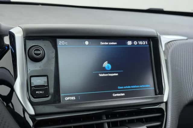 Peugeot 2008 (2018) thumbnail 28