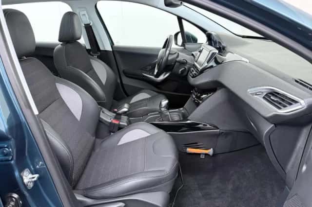 Peugeot 2008 (2018) thumbnail 33