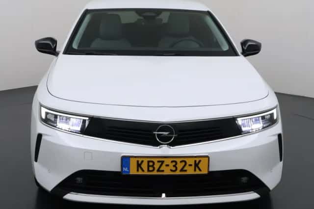 Opel Astra (2022) thumbnail 2