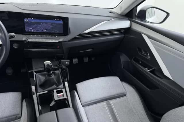 Opel Astra (2022) thumbnail 16