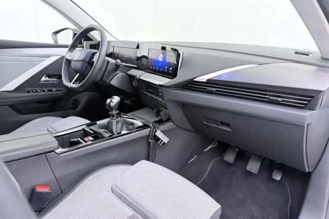 Opel Astra (2022) thumbnail 29