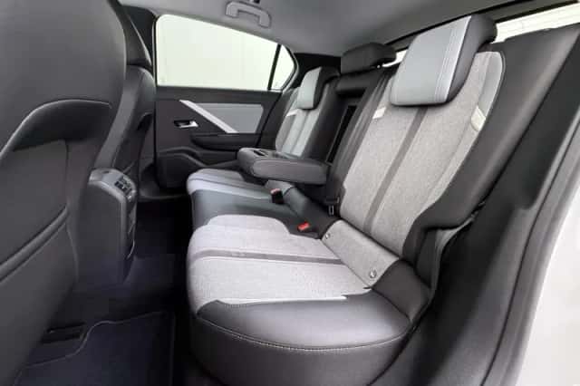 Opel Astra (2022) thumbnail 9