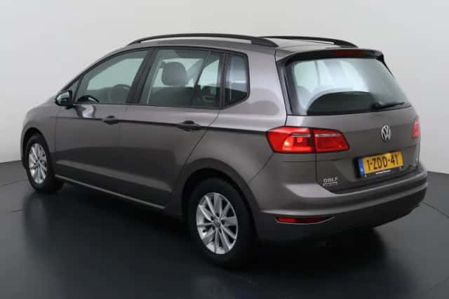 Volkswagen Golf (2014) thumbnail 2
