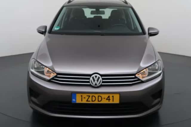 Volkswagen Golf (2014) thumbnail 3