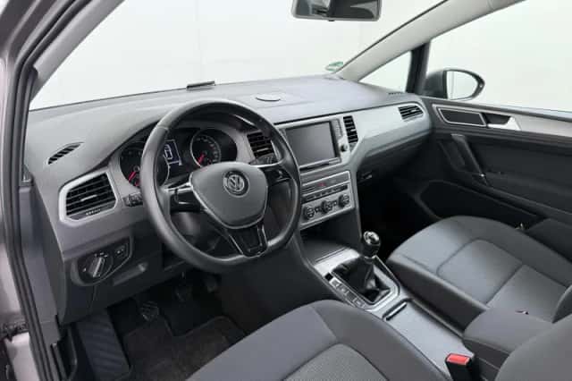 Volkswagen Golf (2014) thumbnail 6
