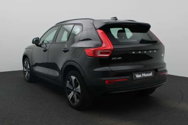 Volvo XC40 (2022) thumbnail 2