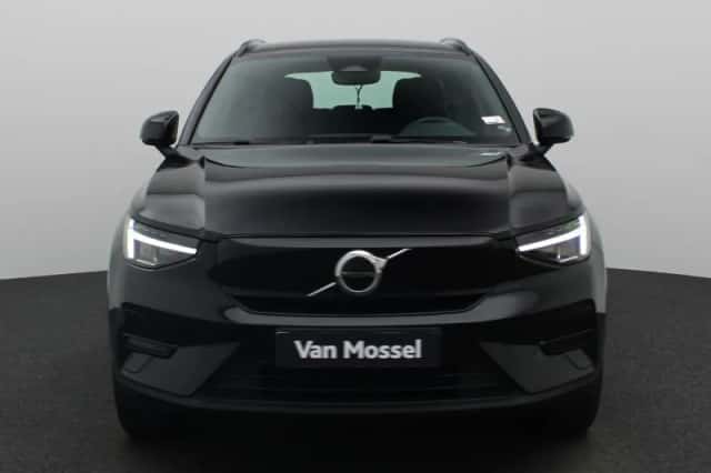 Volvo XC40 (2022) thumbnail 3