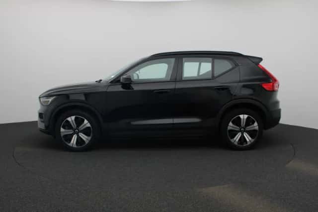 Volvo XC40 (2022) thumbnail 4