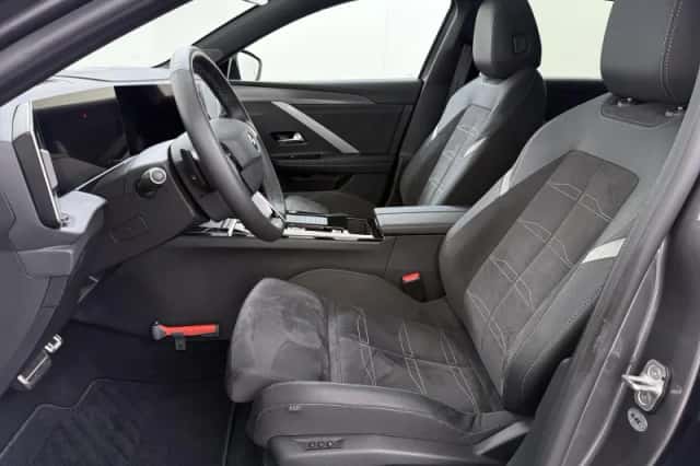 Opel Astra (2024) thumbnail 5